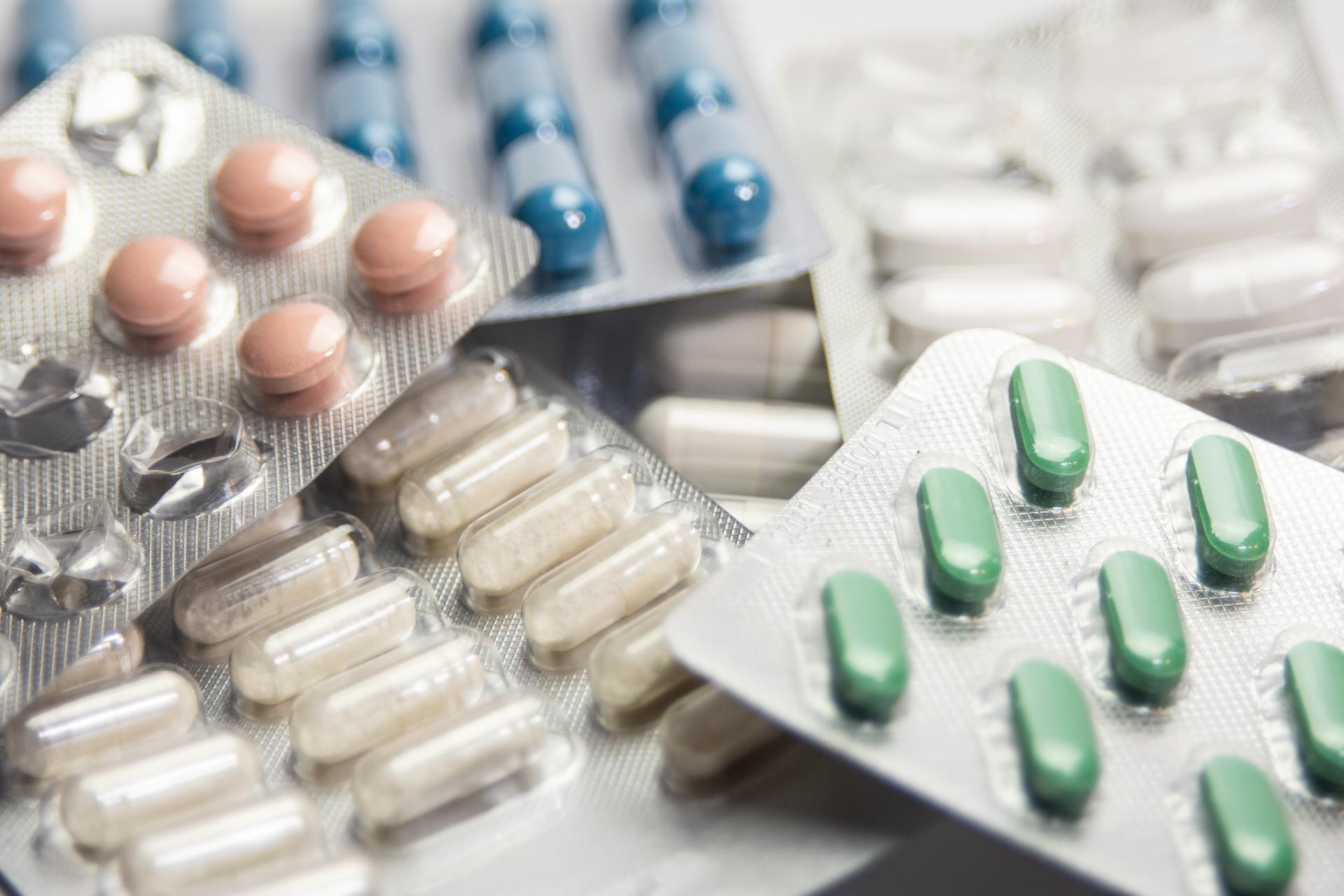 Orijinal ve jenerik ilaçların depoculara satış fiyat ortalaması araştırıldı